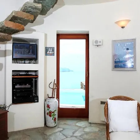 ヴィラ Magnificent Kea | Faros | 5 Bedrooms | Direct Access To Sea | Private Pool | Rooftop Terrace With Wonderful Views |