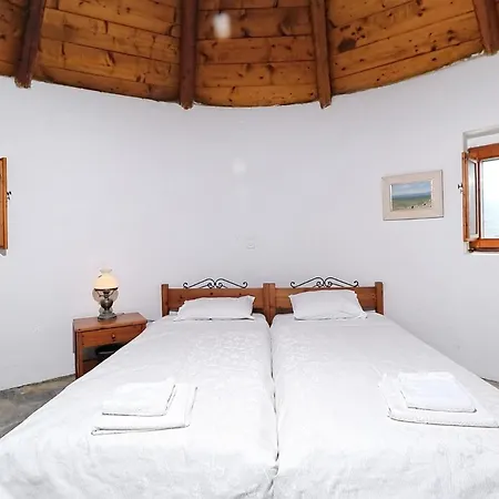 Magnificent Kea | Faros | 5 Bedrooms | Direct Access To Sea | Private Pool | Rooftop Terrace With Wonderful Views |