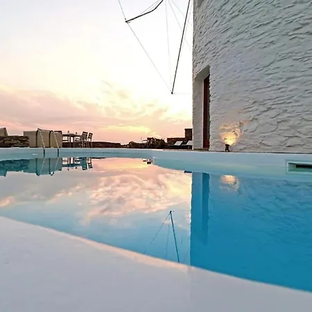 Magnificent Kea | Faros | 5 Bedrooms | Direct Access To Sea | Private Pool | Rooftop Terrace With Wonderful Views | ヴィラ