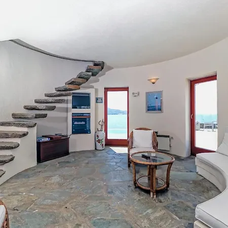 Magnificent Kea | Faros | 5 Bedrooms | Direct Access To Sea | Private Pool | Rooftop Terrace With Wonderful Views | ヴィラ