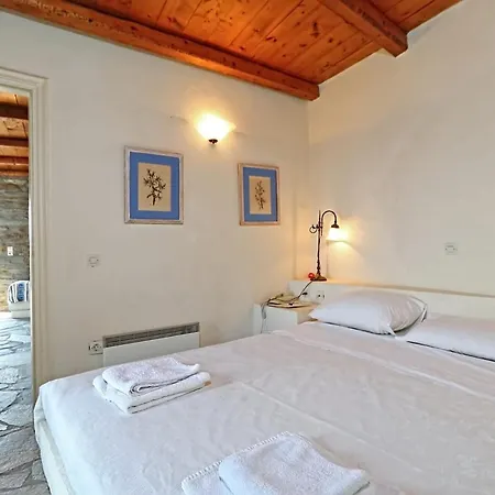 Magnificent Kea | Faros | 5 Bedrooms | Direct Access To Sea | Private Pool | Rooftop Terrace With Wonderful Views | Villa *