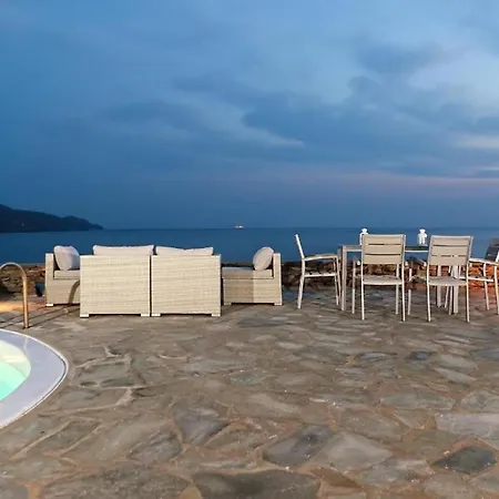 Magnificent Kea | Faros | 5 Bedrooms | Direct Access To Sea | Private Pool | Rooftop Terrace With Wonderful Views | * Koundouros